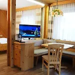 Fruehstueckshotel Margret מלון 3*